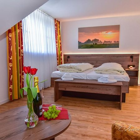 Hotel Zwei Linden - Links Der Elbe - Niedersachsen Balje المظهر الخارجي الصورة